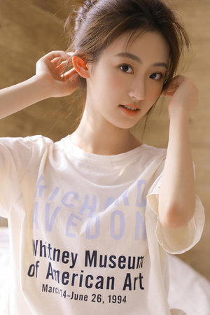 日本美女剃净私毛吃精喝尿